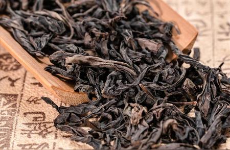 大红袍和铁观音：青茶的两种风味，有何不同？